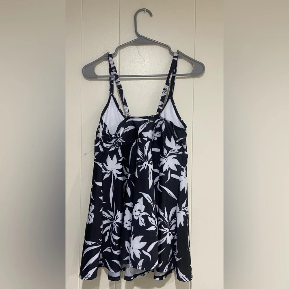 Woman’s Tankini Two-Piece Bathing Suit - Picture 2 of 9